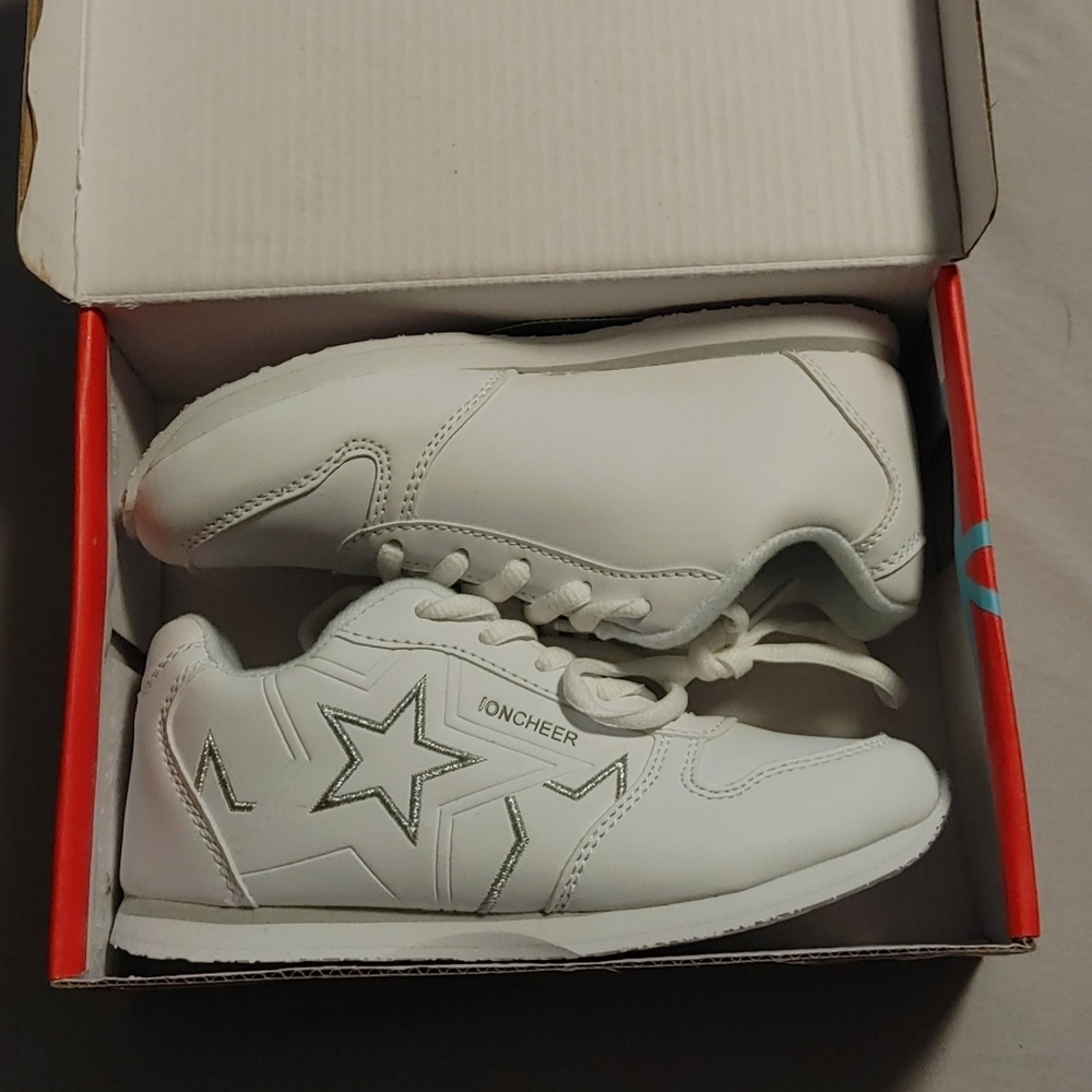 Ion cheer shoe